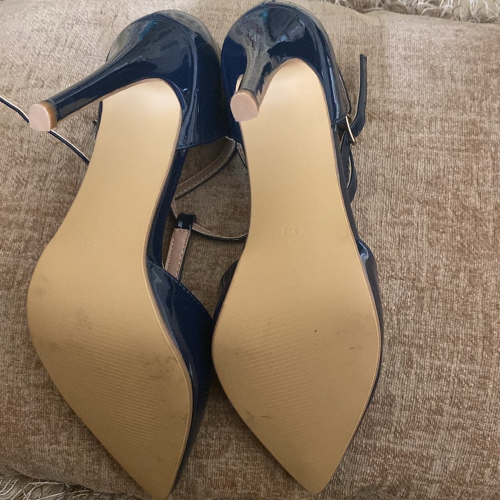 Brand New without tag Journee collection Navy with T straps size 8 - Picture 2 of 7